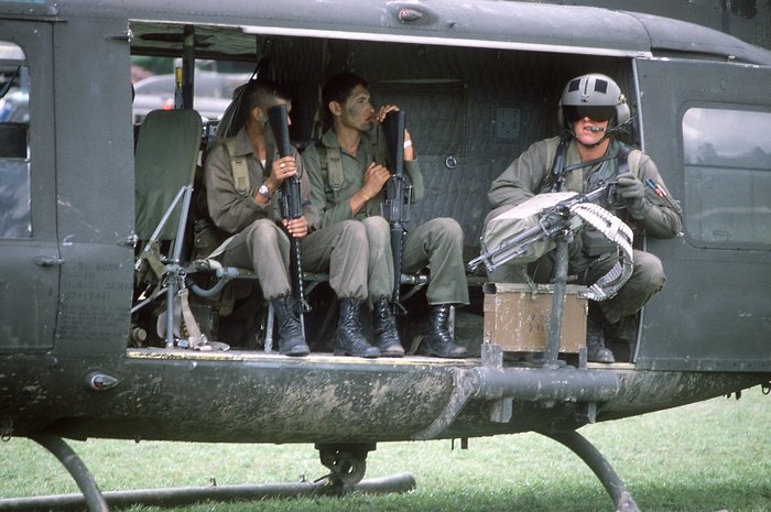 M60D는 베트남전부터 1980년대에 이르기까지 미군 헬기의 도어건으로 맹활약했다. <출처: Public Domain>