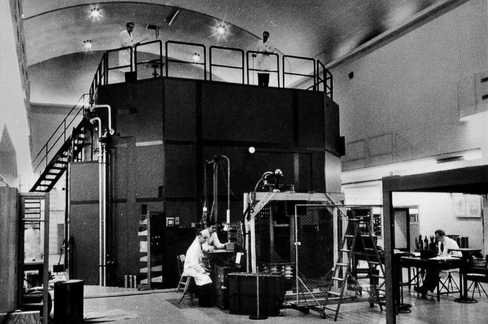 스웨덴은 핵무기 개발능력을 확보했었지만 반핵 여론으로 개발을 포기했다. 사진은 스톡홀름이 왕립기술원에 설치된 R1 원자로이다. <출처: Tekniska museet Stockholm>
