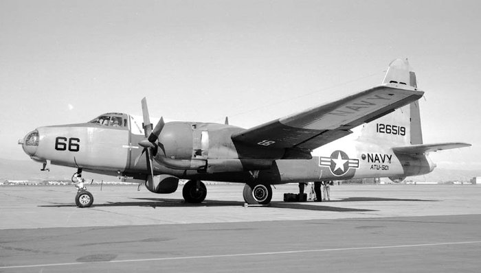 1960년 5월 모펫 비행장에서 포착된 P2V-6T <출처: Bill Larkins / Wikipedia>