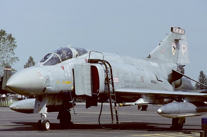 영국 공군 소속의 F-4M. 팬텀 도입을 시작으로 영국은 현재까지 단독 전투기 개발을 포기한 상태다. < 출처 : (cc) Mike Freer at Wikipedia.org >