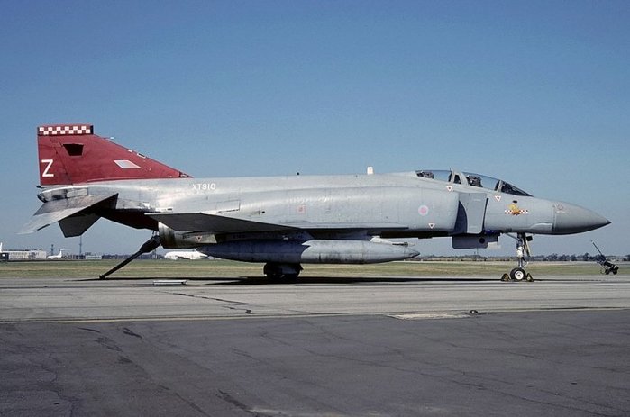 영국 공군 소속 F-4M. 서독, 포클랜드, 사이프러스에 위치한 해외 기지에도 전개했었다. < 출처 : (cc) Mike Freer at Wikipedia.org >