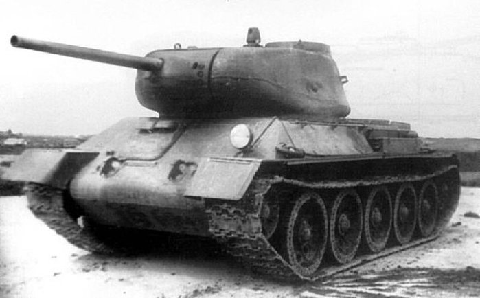 T-43  з   T-34-85 T-44  Ǿ. < ó : Public Domain >