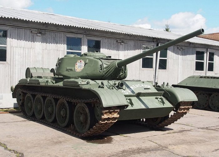 T-44 ü T-34 ũⰡ ۾   þ µ Ǿ. < ó : Public Domain >