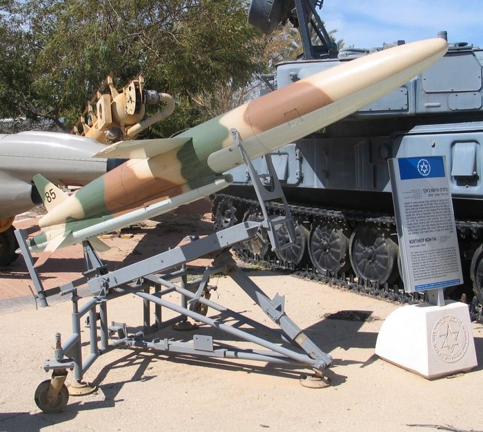 ̽  ڹ õ MQM-74A ī, ̽󿤸 Ż ǥ. <ó (cc) Bukvoed at wikimedia.org>