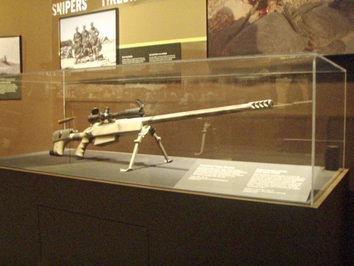 2,430m의 저격기록을 수립한 롭 펄롱의 C15 저격총 <출처: Public Domain>
