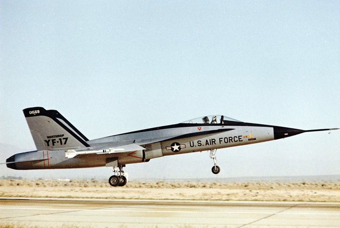 LWF 사업에 제안됐던 노스롭 항공의 YF-17 