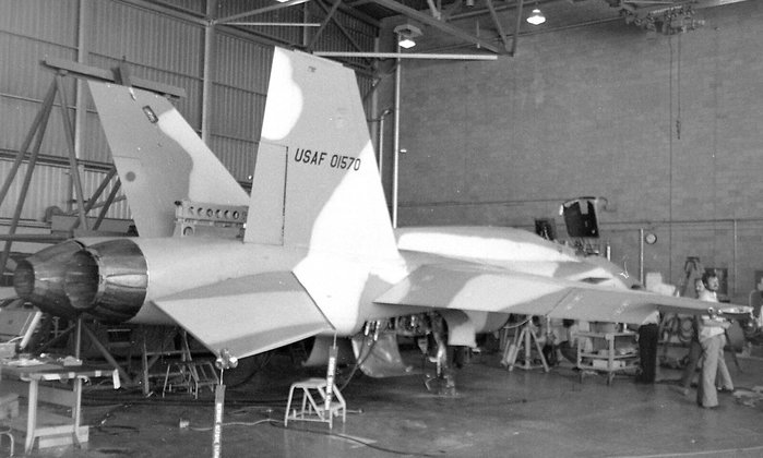 LWF 사업에서 패배했던 YF-17은 NACF 사업에서는 오히려 유리한 위치를 선점했다. <출처: Public Domain>