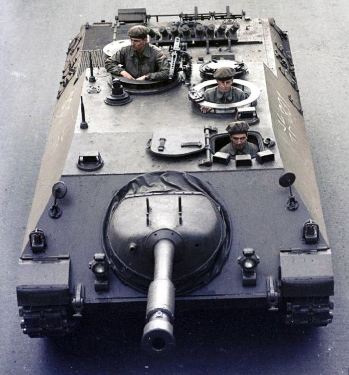 카노넨야크트판처는 소련 기갑전력과의 고질적인 양적 격차를 메우기 위한 대안으로 탄생했다. 이는 제2차 대전 중에 시도한 방법이기도 했다. < 출처 : Bundesarchiv >