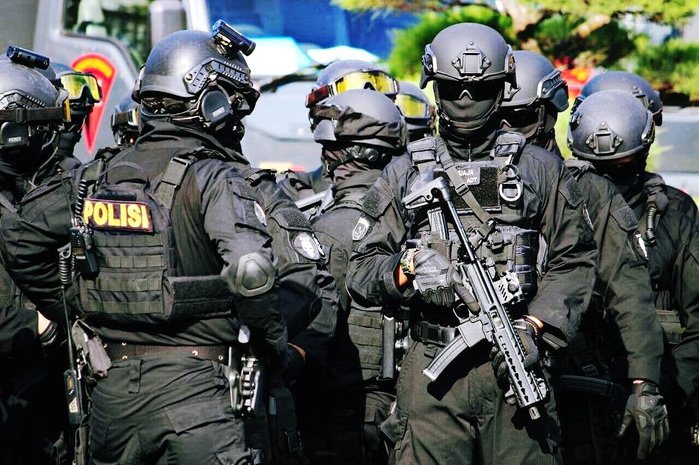 인도네시아 경찰특공대도 MP5를 대신하여 MPX를 채용하였다. <출처: Public Domain>
