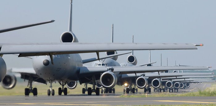 KC-10A  60밡 , 1980뿡   밡 ҽǵǾ 2020 ܰ   ´. (ó: US Air Force/Brian Dyjak)