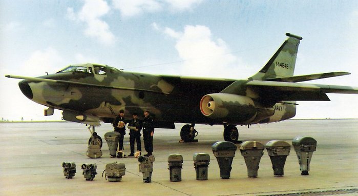(Guam) ư(Agana)   ī޶    RA-3B ī̿  .  ü  ر 61 (