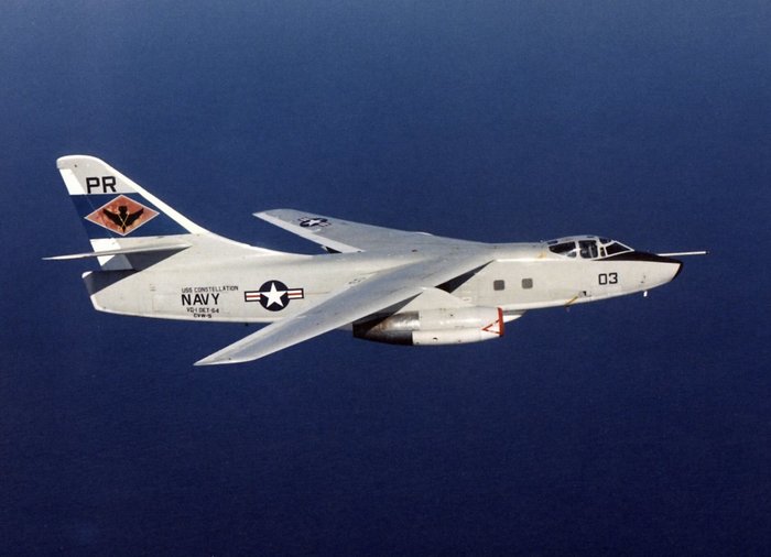 1974 12 Կ  ر Ҽ EA-3B ī̿ .  ر ׸ з̼(USS Constellation, CVA-64) Ҽӵ 1 Դ (VQ-1) Ҽ,    ε翡  ӹ  ̾. (ó: US Navy National Museum of Naval Aviation)