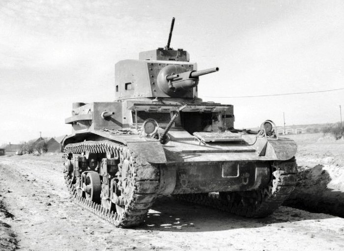 1942 3 Ͼī  ̵  M2A4 . < ó : Public Domain >
