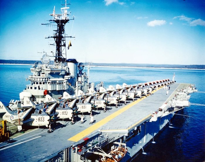 1960년대 초반 촬영된 호주 해군 HMAS 멜버른 위의 개닛 AS.1/4 <출처 : navy.gov.au>