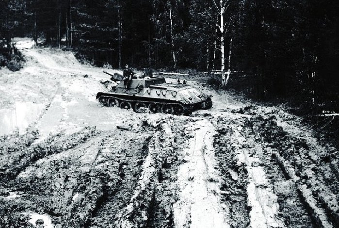 1943 UZTM  忡 ׽Ʈ  SU-122. T-34 ü ״ ̿߱⿡ ⵿  򰡸 ޾Ҵ. < ó : Public Domain >