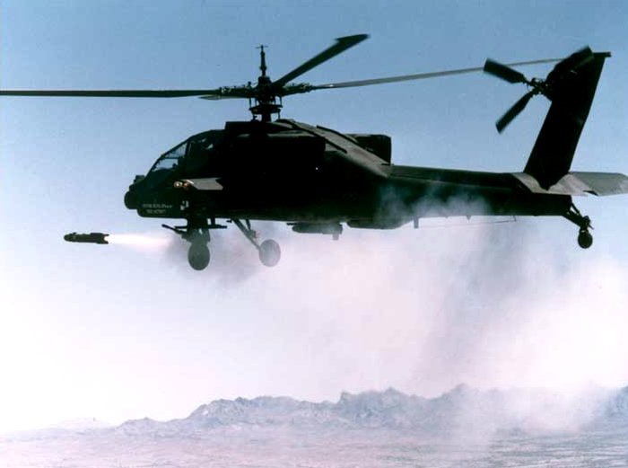 헬파이어 미사일은 아파치 공격헬기와 함께 1986년부터 본격적으로 일선에 배치되기 시작했다. <출처: US Army AMCOM>