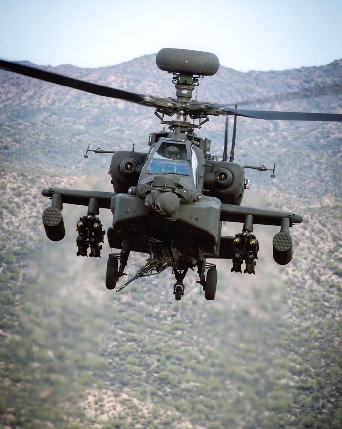 현재 우리 육군의 주력 공격헬기인 AH-64E 아파치가디언은 헬파이어 로미오 미사일을 운용한다. <출처: 대한민국 육군>