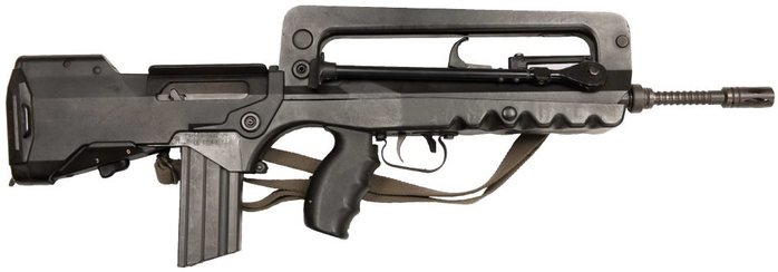 프랑스의 주력 제식 소총이었던 FAMAS. < 출처 : Public Domain >
