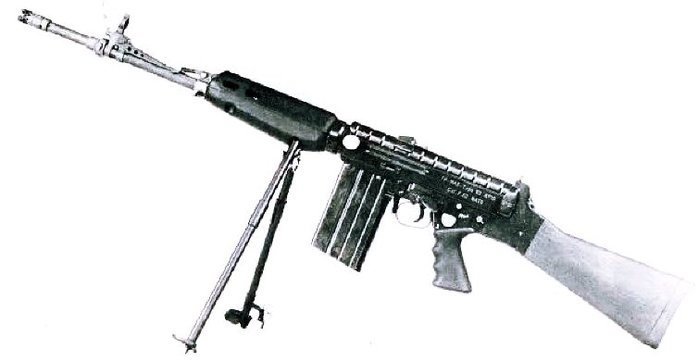 FA-MAS 62식 전투소총. 성능이 실망스러워 단 60정만 제작된 실패작이다. < 출처 : (cc) Forgottenweapons.com >