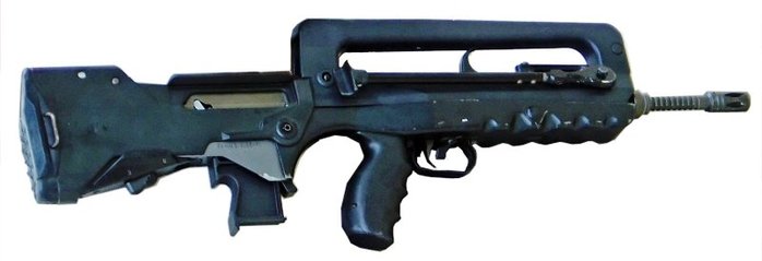 FAMAS F1은 NATO탄보다 낮은 사양의 구형 5.56mm 탄환인 M193탄을 사용한다. 이는 동맹국과의 합동 작전을 고려하면 심각한 문제였다. < 출처 : (cc) 2005 David Monniaux at Wikimedia.org >