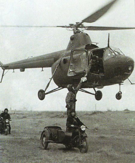 소련군 훈련 중 연락 임무를 수행하는 Mi-1 <출처 : aviastar.org>