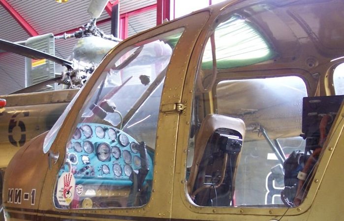 Mi-1의 조종석 모습 <출처 (cc) Stahlkocher at wikimedia.org>