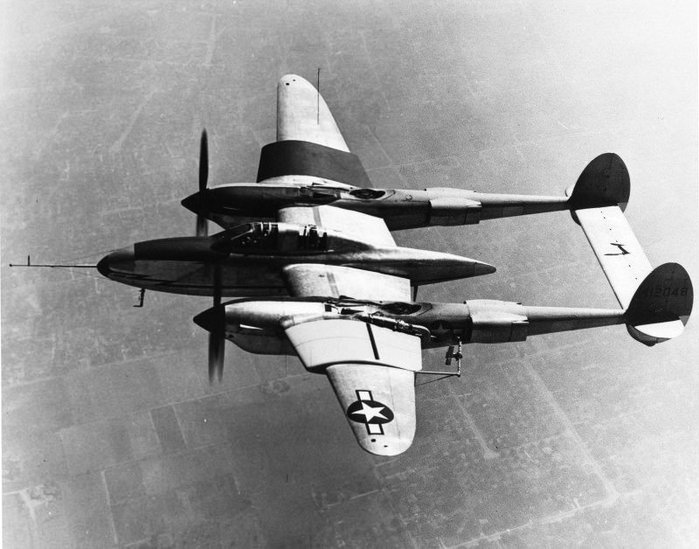 P-38E < ó : Public Domain >