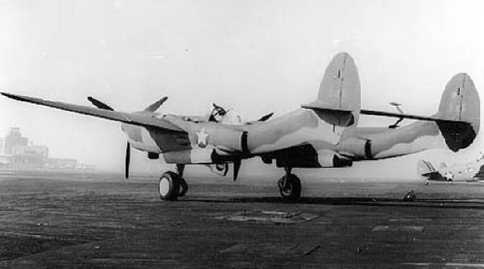 P-38 ¿ ü  Ϻο  ؼ ֱ ÿ  ¸ ߴ.  翬 ÿ   . < ó : Public Domain >