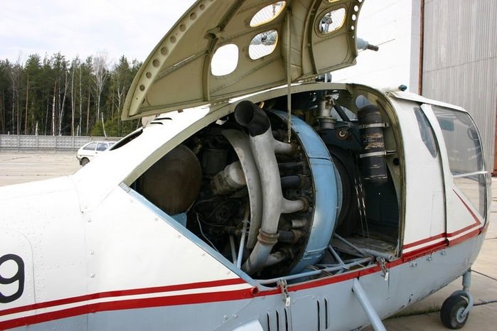 조종석 뒤에 장착된 AI-14V 공랭식 래디얼 피스톤 엔진 <출처 : oruzhie.info>