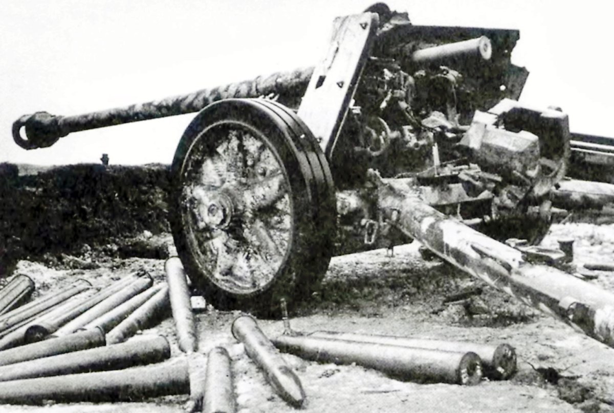 최종양산형에 이르러서는 강력한 대전차포인 7.5cm PaK 40가 장착되었다. < 출처 : Public Domain >