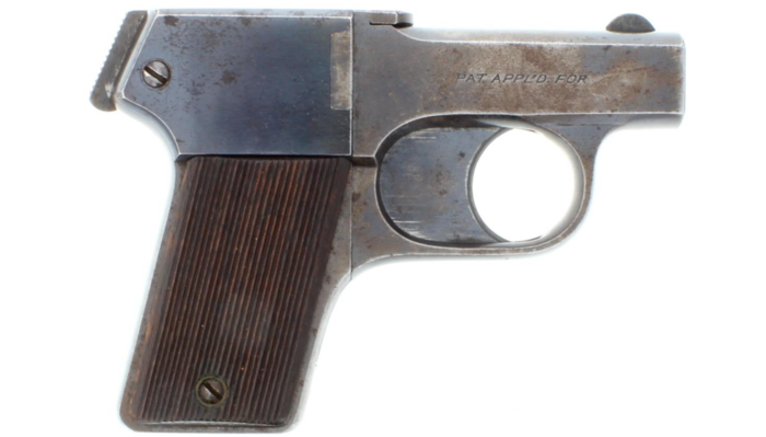 모스버그가 만든 최초의 자사모델인 브라우니 .22LR 권총 <출처: Public Domain>