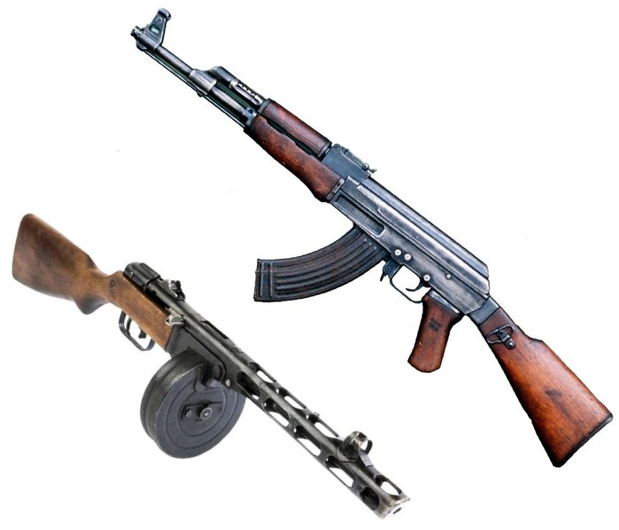AK-47 돌격소총(우)이 개발되면서 PPSh-41(좌)과 같은 기관단총의 입지는 작아졌다. <출처: 필자>