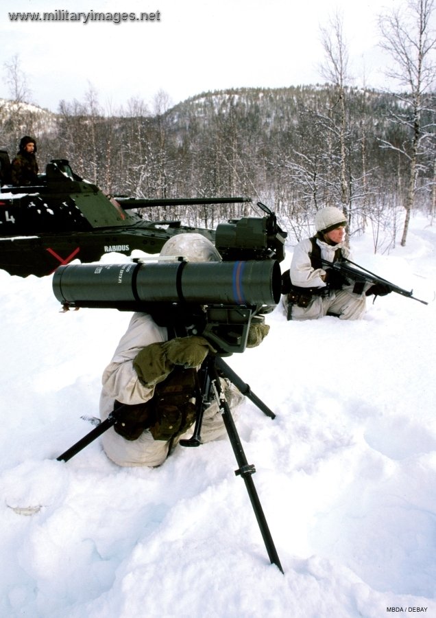 동계훈련 중 에릭스 사격 훈련 중인 노르웨이군 <출처 : militaryimages.net>