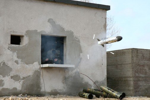 밀폐된 실내에서 발사된 에릭스 미사일 <출처 : strategic-bureau.com>