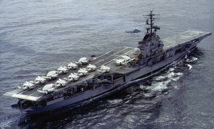 CVS-15 Randolph로 재취역후 1969년 퇴역 직전의 모습 < 출처 : Public Domain >