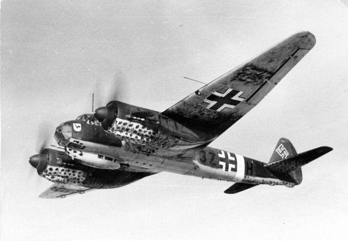 제2차 대전 당시에 질적, 수적으로 독일의 주력을 담당한 융커스 Ju 88 폭격기. < 출처 : Public Domain >