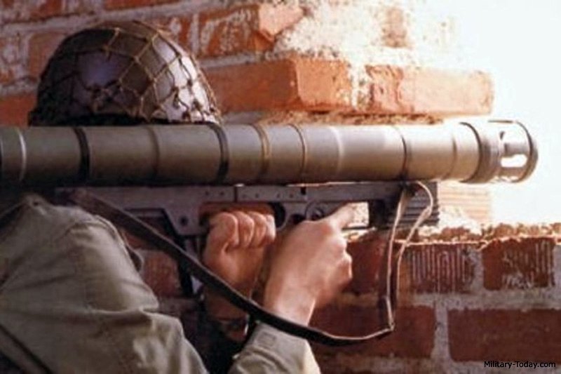 서독 MBB가 M72 LAW 대체를 노리고 개발한 아름부르스트 대전차무기 <출처 : military-today.com>