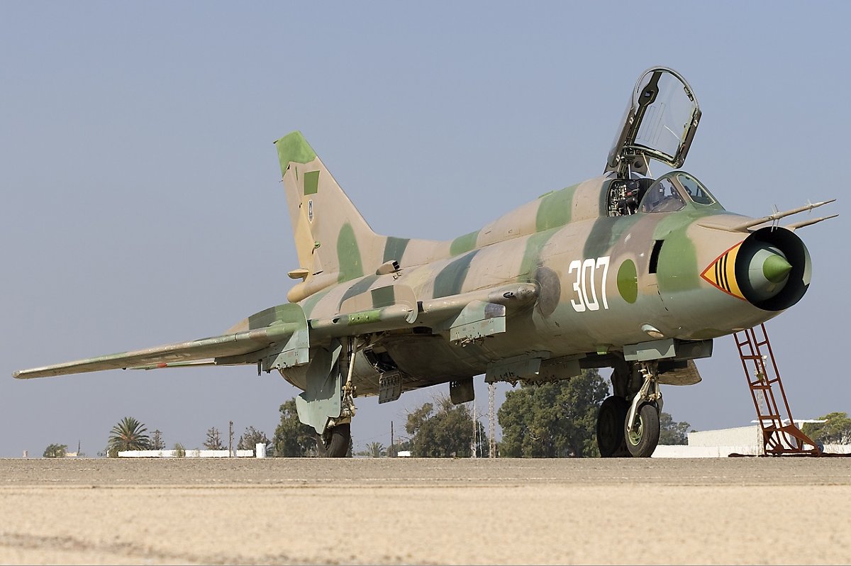 전 리비아 아랍 공화국 공군의 Su-22M3. (출처: Chris Lofting/Wikipedia.org)