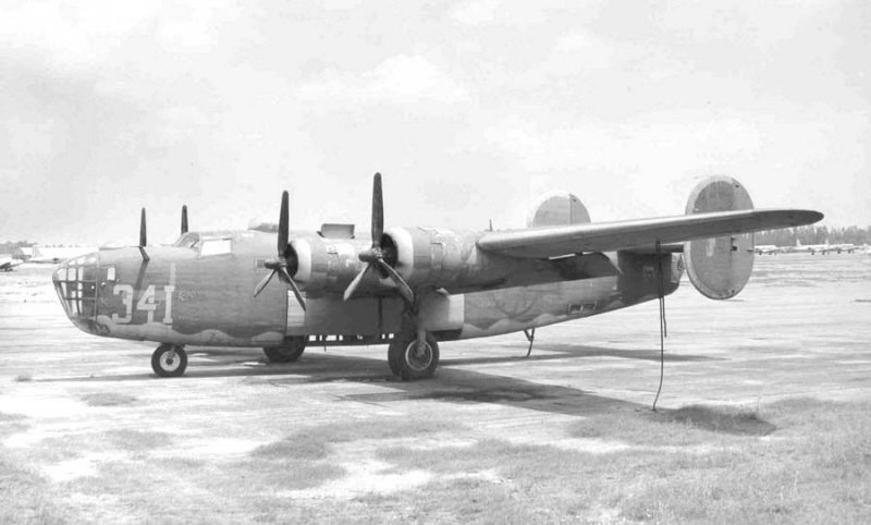 B-24E < 출처 : Public Domain >