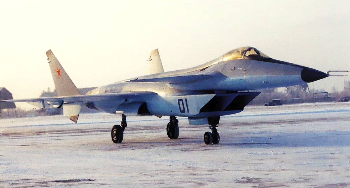 소련의 붕괴로 MiG의 차세대 스텔스 전투기는 더 이상 개발을 이어나가지 못했다. <출처: Авиару.рф>