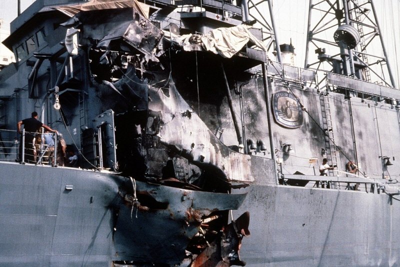 1987년 이라크 공군의 오인 사격으로 엑조세에 가격 당한 미 해군 호위함 FFG-31 스타크의 파손 부위. CIC가 파괴되고 35명의 승조원이 사망했으나 함은 극적으로 살릴 수 있었다. < 출처: Public Domain >