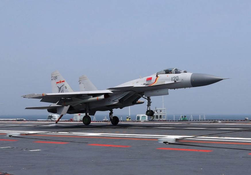 중국은 2021년 초를 기준으로 32대의 J-15를 보유한 것으로 보이지만 대수는 늘어날 전망이다. <출처: 新浪军事>