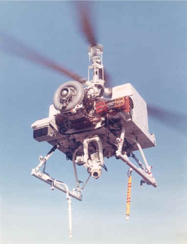 초수평선 상황 인식 전달을 위해 QH-50D에 카메라를 장착한 스누피 시험기 <출처 : gyrodynehelicopters.com>