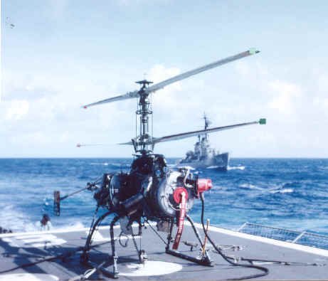 미 해군 구축함 USS 앤더슨 비행갑판 위의 QH-50C <출처 : gyrodynehelicopters.com>