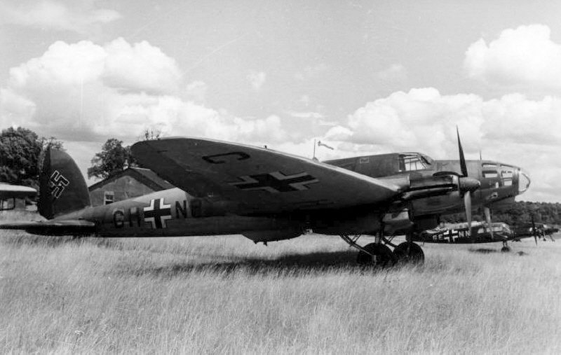 He 111 E-1 < 출처 : Public Domain >