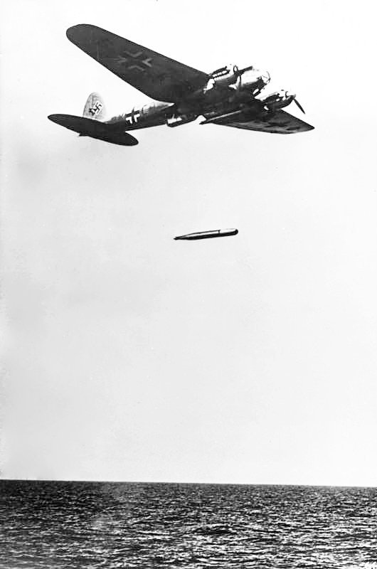 He 111 H-6 < 출처 : Public Domain >