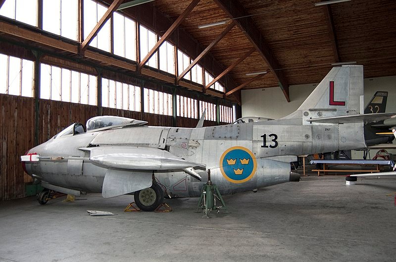 J 29A < ó : (cc) Flygvapenmuseum at Wikipedia.org >