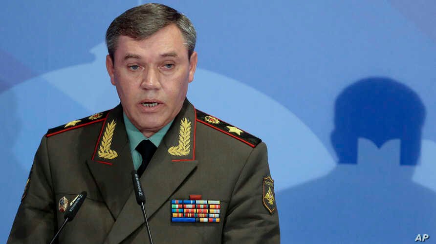 게라시모프(Valery Gerasimov) 장군은 2012년 11월 9일부터 현재까지 러시아군 총참모장을 맡고 있다. 그는 하이브리드전 개념을 정립하여 2014년 돈바스 전쟁을 승리로 이끌었고, 2015년부터 시리아 내전에 개입하여 러시아의 영향력 확장에 기여했다. 이로 인해, 2016년 러시아 연방영웅 훈장을 수여받았다. <출처: AP>