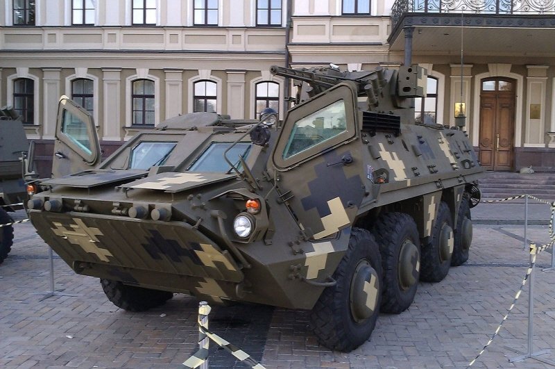 BTR-4는 소련 시절 개발된 BTR-80의 영향을 받았으나 전혀 별개로 취급되는 우크라이나산 보병전투차다. < 출처 : (cc) Artemis Dread at Wikimedia.org >