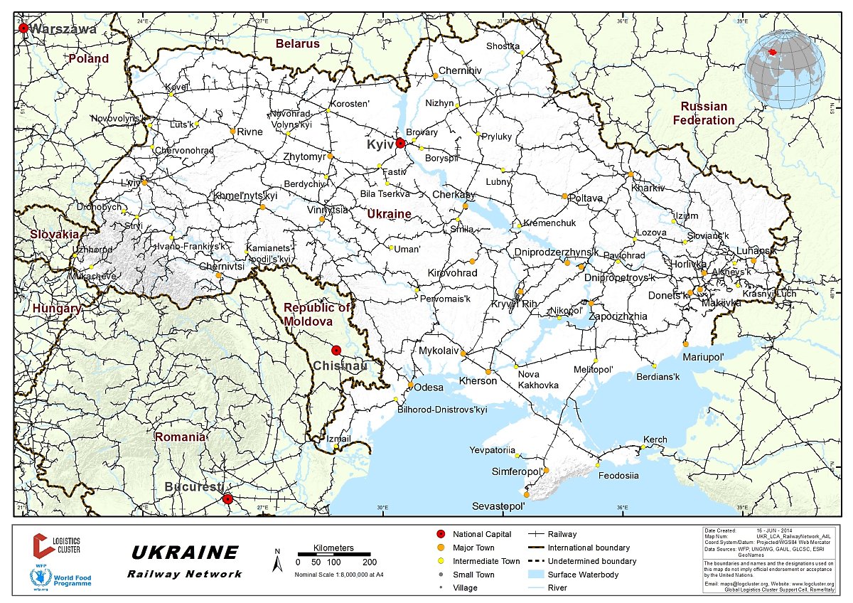 위 그림은 러시아에서 이어지는 우크라이나의 철도망이다. 우크라이나 철도망이 교차하는 지점에는 대부분 중·소 도시들이 위치하고 있다. 우크라이나군은 도시를 중심으로 지연작전을 전개했다. 이로 인해, 철도를 따라 형성되는 러시아군의 병참선은 종심 깊게 형성되지 못했다. 결과적으로, 러시아군은 우크라이나 종심으로 진출한 예하 부대에 대한 적시 적절한 군수 지원을 제공하지 못해 전반적인 작전 템포가 둔화되었다. 이와 같은 현상은 수미(Summy), 하르키우(Kharkiv) 등이 위치한 북동부와 동부 전선에서 두드러지게 나타났다. <출처: https://dlca.logcluster.org/plugins/viewsource/viewpagesrc.action?pageId=4230461>